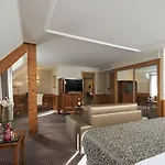 Hotel Melia Vendome 4*