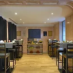 Hotel Melia Vendome 4*